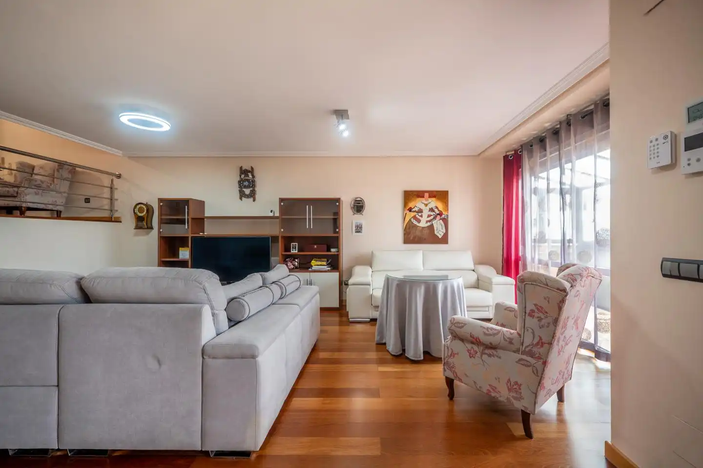 Sala de estar de Casa adosada en venta en Ávila con Calefacción, Jardín privado y Terraza