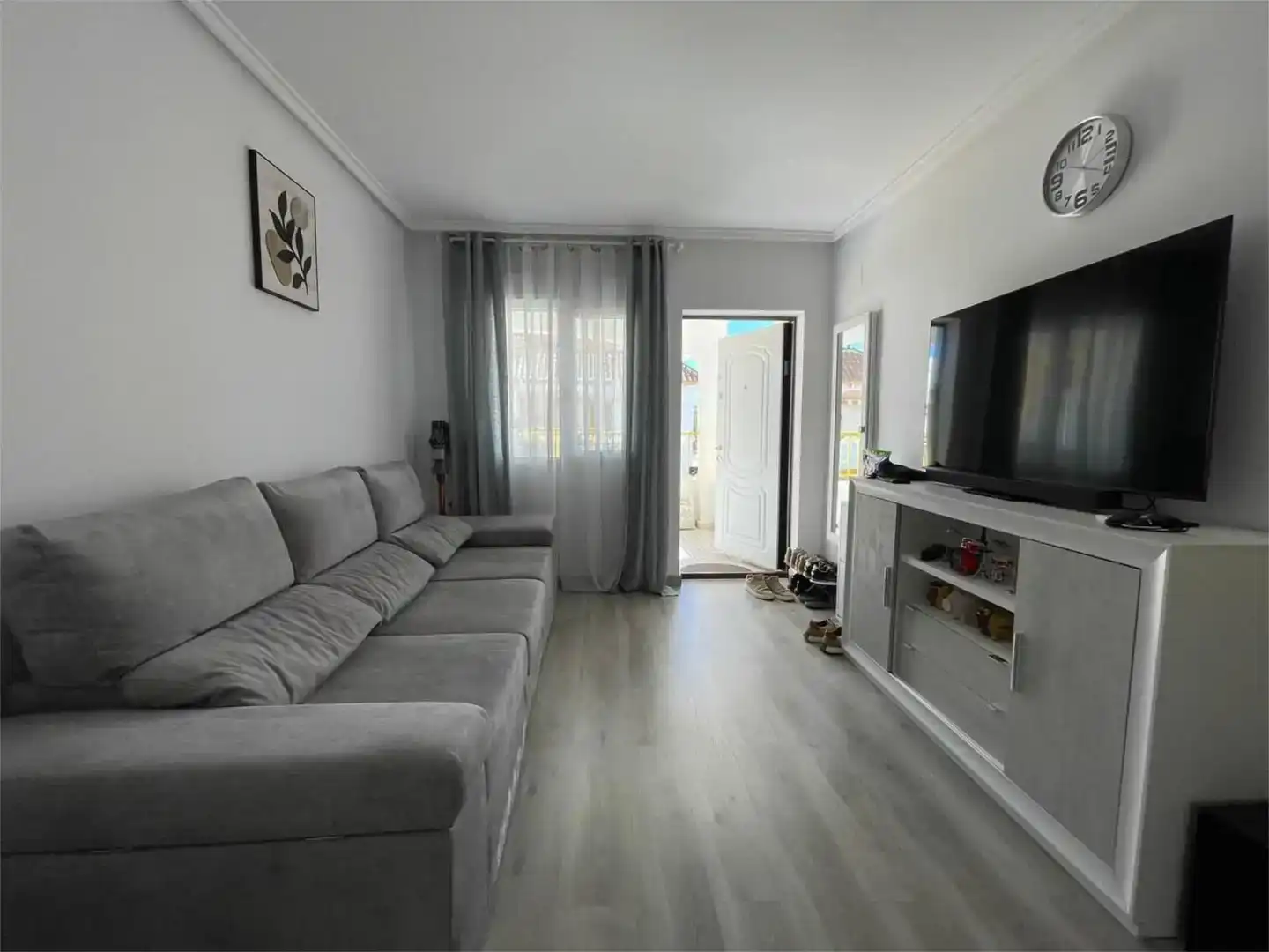 Sala d'estar de Dúplex en venda en Torrevieja amb Traster, Piscina i Moblat