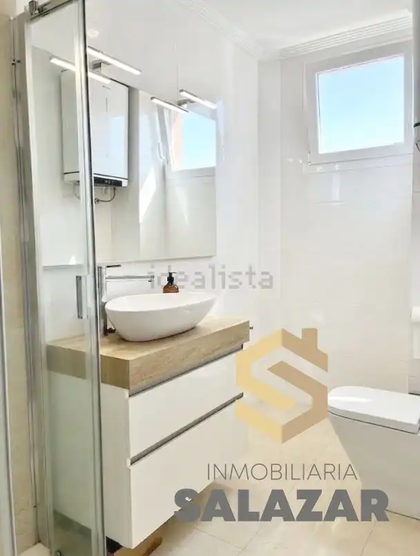 Baño de Piso de alquiler en Bilbao  con Calefacción y Terraza