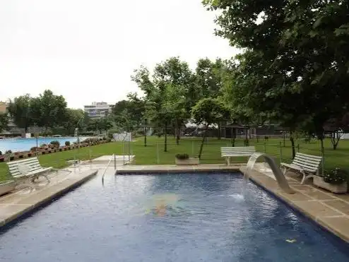 Piscina de Pis en venda en Alcalá de Henares amb Aire condicionat