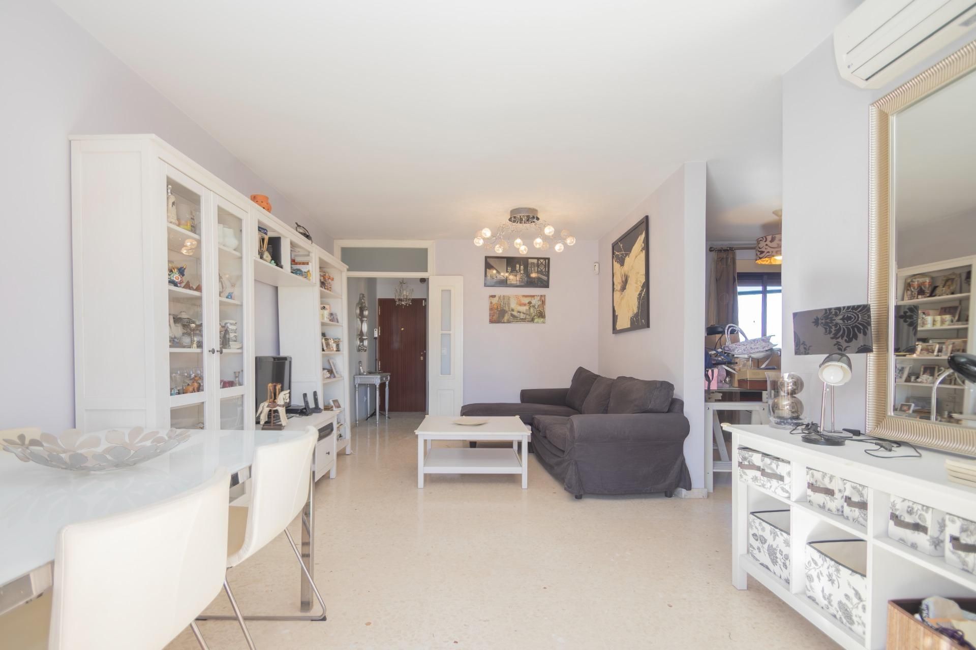 Living room of Flat for sale in  Sevilla Capital  with Air Conditioner, Heating and Terrace
