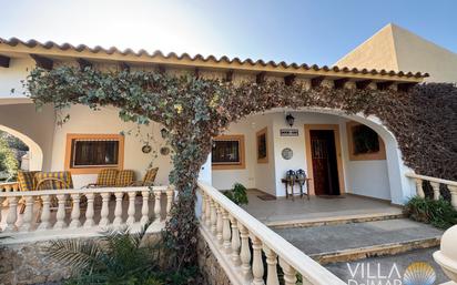 Vista exterior de Casa o xalet en venda en Finestrat amb Calefacció, Jardí privat i Terrassa