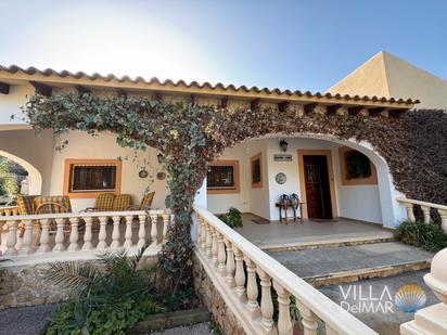 Vista exterior de Casa o xalet en venda en Finestrat amb Calefacció, Jardí privat i Terrassa