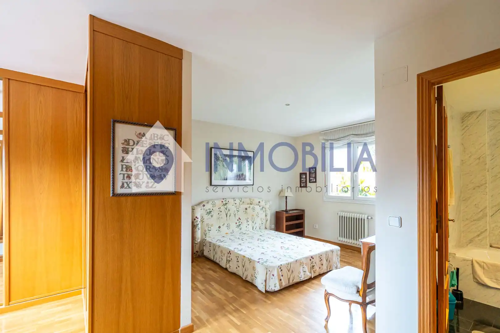 Habitación de Casa adosada en venta en Madrid con Aire acondicionado, Calefacción y Jardín privado