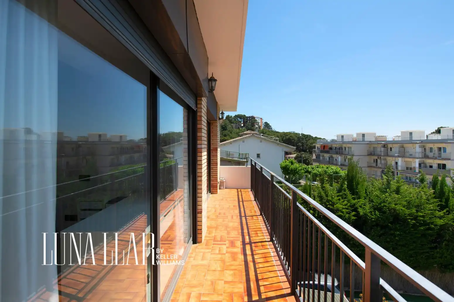 Balcony of Houses for sale in Castelldefels  with Air Conditioner, Heating and Parquet flooring