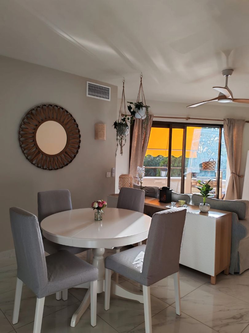 Menjador de Pis de lloguer en Estepona amb Aire condicionat, Terrassa i Moblat