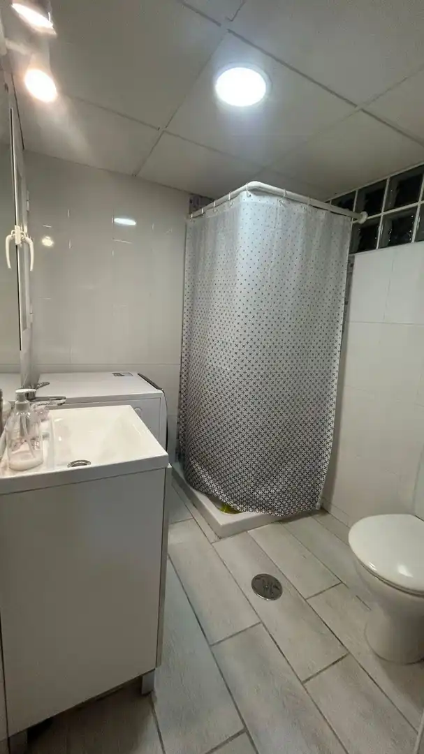 Badezimmer von Wohnung zur Miete in Málaga mit Klimaanlage und Möbliert