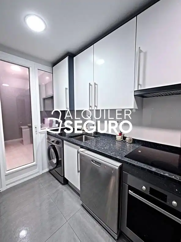 Cocina de Piso de alquiler en Madrid con Aire acondicionado, Calefacción y Terraza