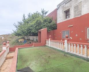 Vista exterior de Casa o xalet en venda en Santa María de Guía de Gran Canaria amb Jardí privat, Terrassa i Traster