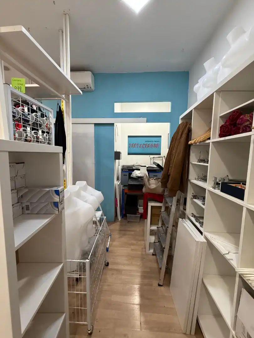 Commercial properties for sale in Santa Coloma de Gramenet  with Air Conditioner