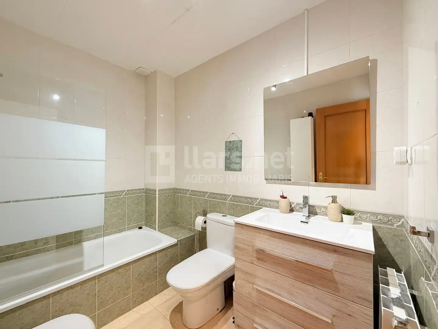 Baño de Casa adosada en venta en El Vendrell con Aire acondicionado, Calefacción y Terraza