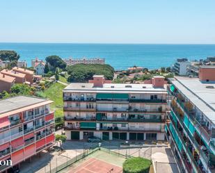 Vista exterior de Apartament en venda en Sant Andreu de Llavaneres amb Terrassa, Balcó i Piscina comunitària