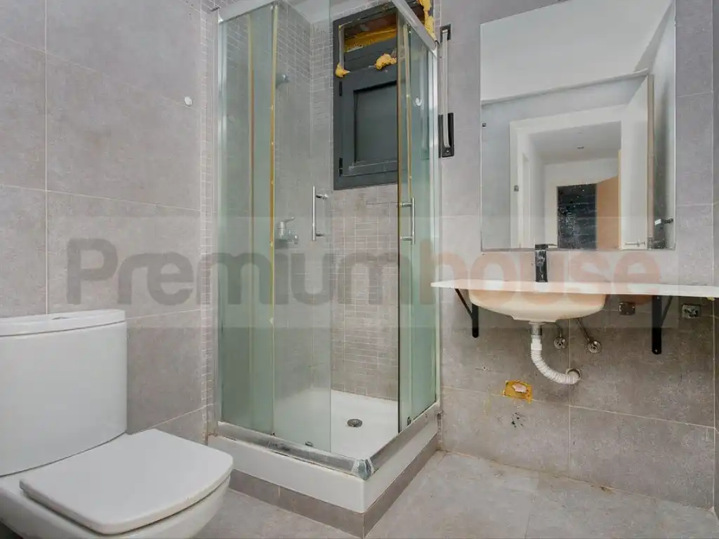 Bany de Casa o xalet en venda en Corbera de Llobregat, Barcelona