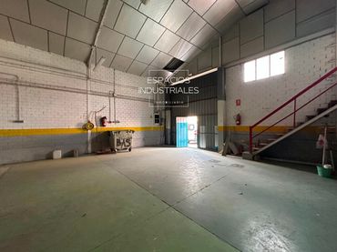 Industrial building for sale in Altos del Olivar - El Caracol