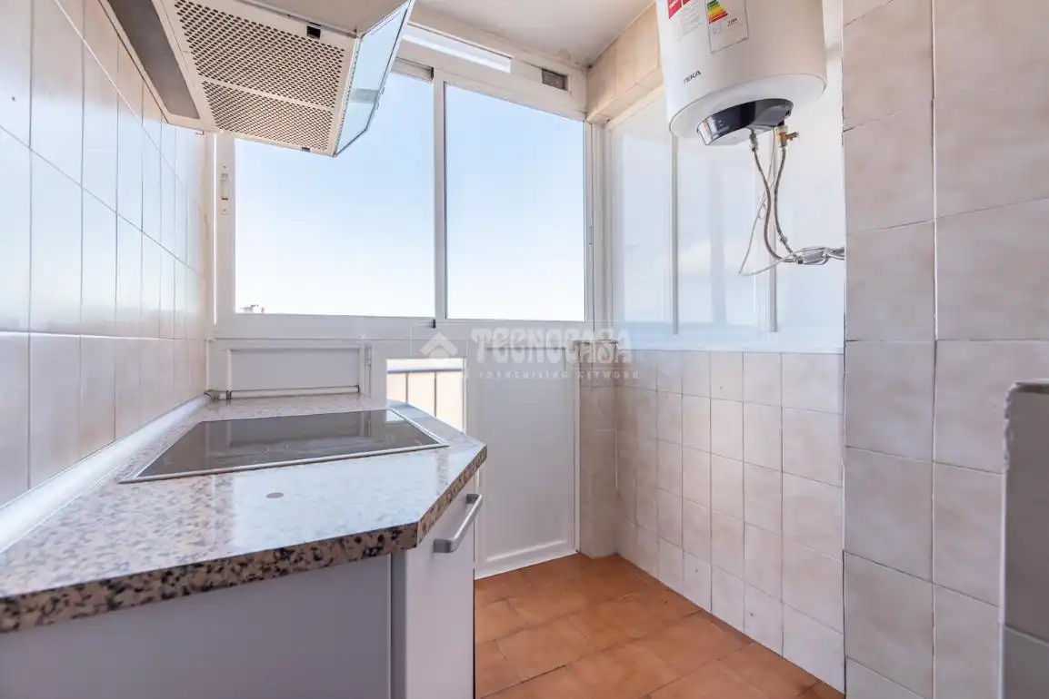 Cocina de Piso en venta en Madrid con Calefacción