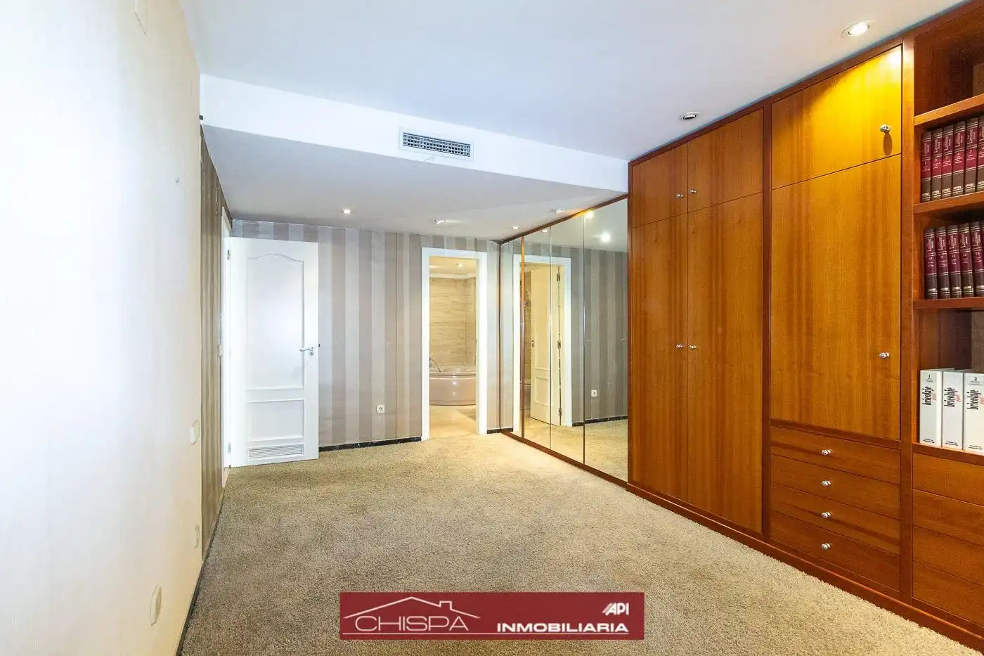 Wohnung zum Verkauf in Valencia mit Klimaanlage, Heizung und Terrasse