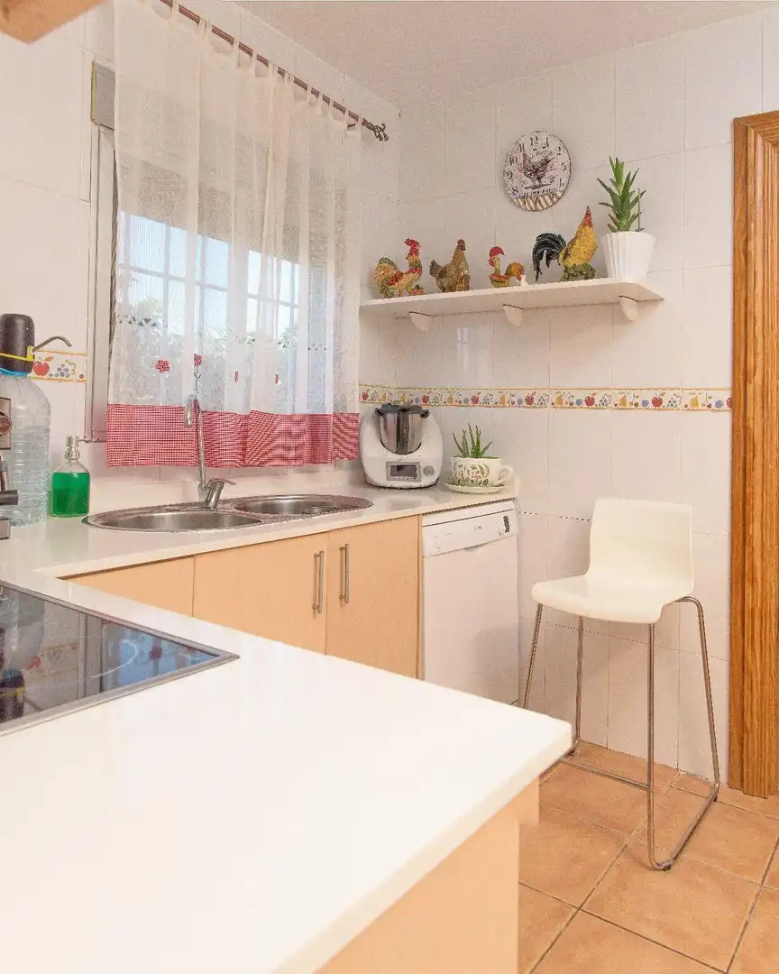 Küche von Country house zur Miete in Sant Joan de Moró mit Klimaanlage, Privatgarten und Möbliert