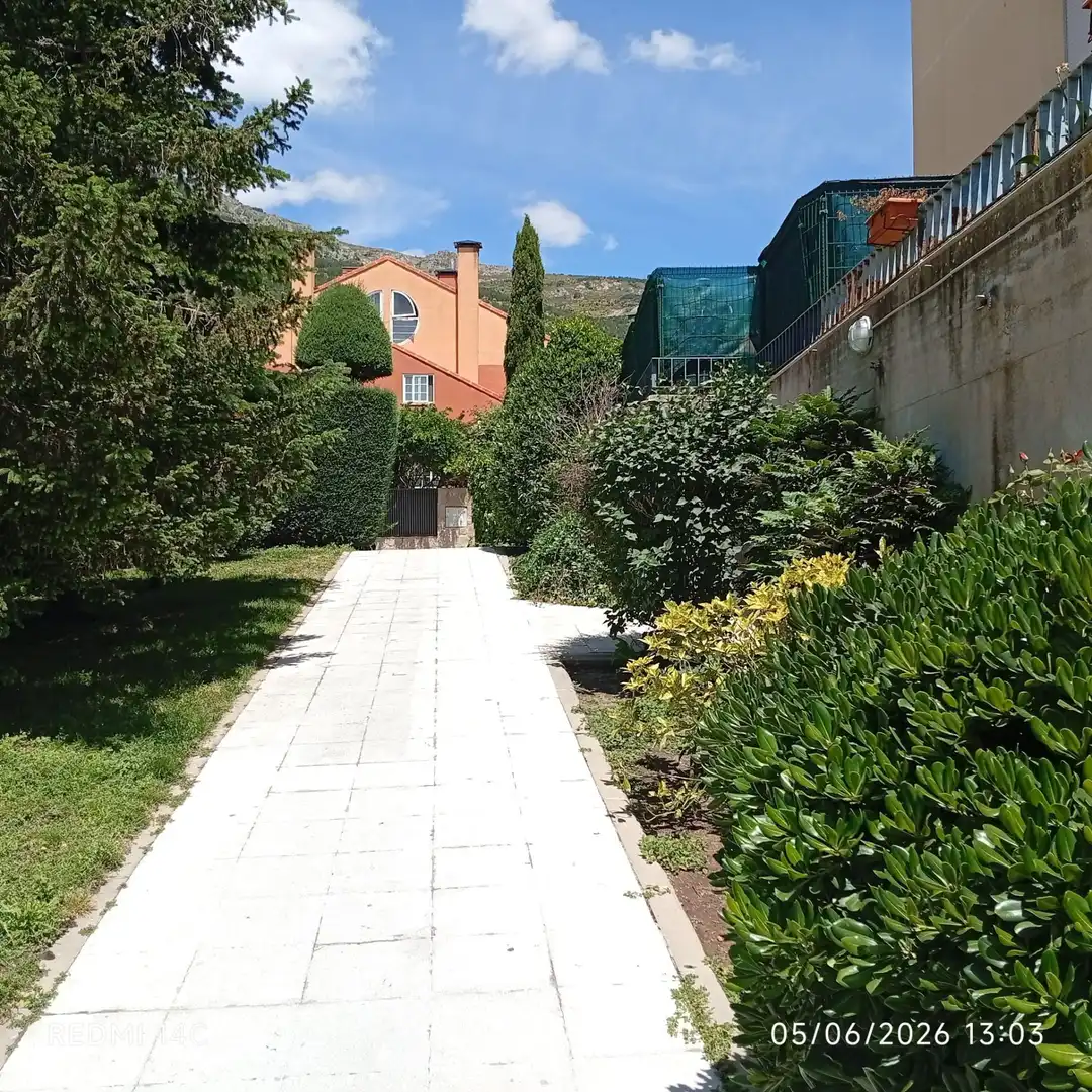 Jardí de Pis en venda en San Lorenzo de El Escorial amb Calefacció, Traster i Piscina comunitària