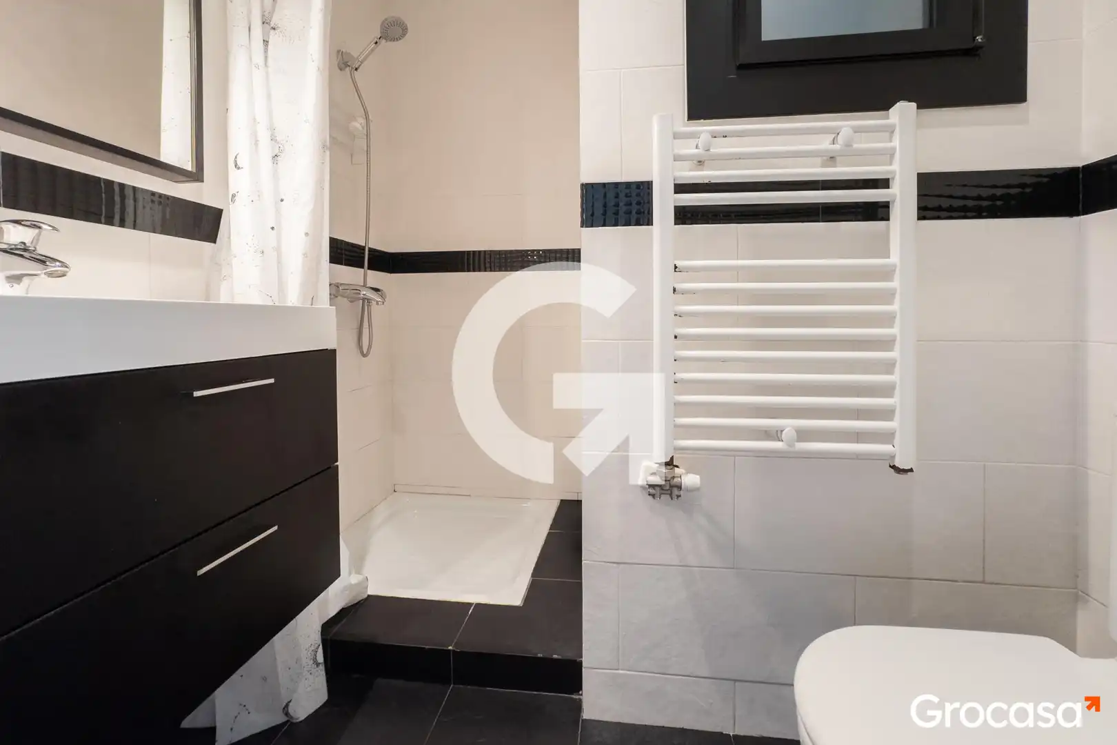 Baño de Piso en venta en Barcelona con Calefacción, Amueblado y Horno