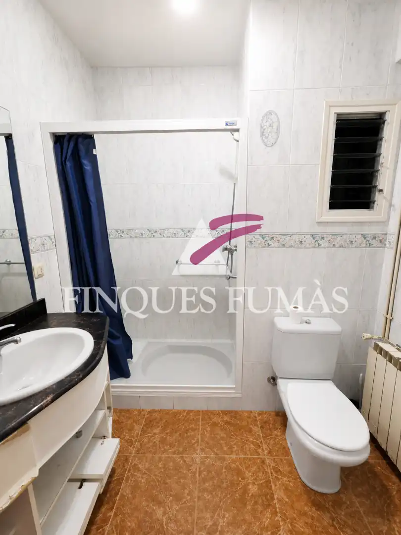 Baño de Piso en venta en Tàrrega con Calefacción, Horno y Balcón