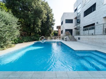Villa avec balcon à vendre à MAS FUSTER