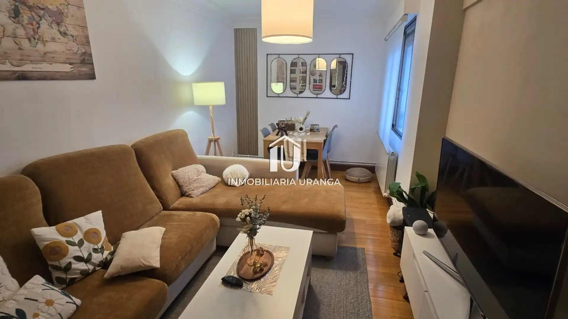 Sala d'estar de Pis en venda en Barakaldo  amb Calefacció, Traster i Moblat