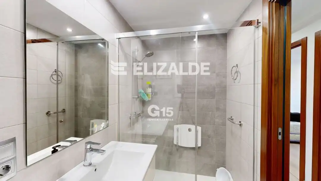Baño de Piso en venta en Donostia - San Sebastián  con Balcón