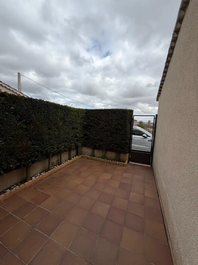Terrassa de Casa adosada en venda en Urueñas amb Calefacció, Jardí privat i Terrassa