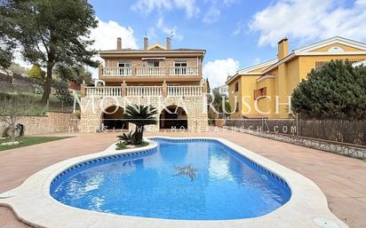 Swimming pool of House or chalet for sale in Canyelles  with Air Conditioner, Heating and Terrace