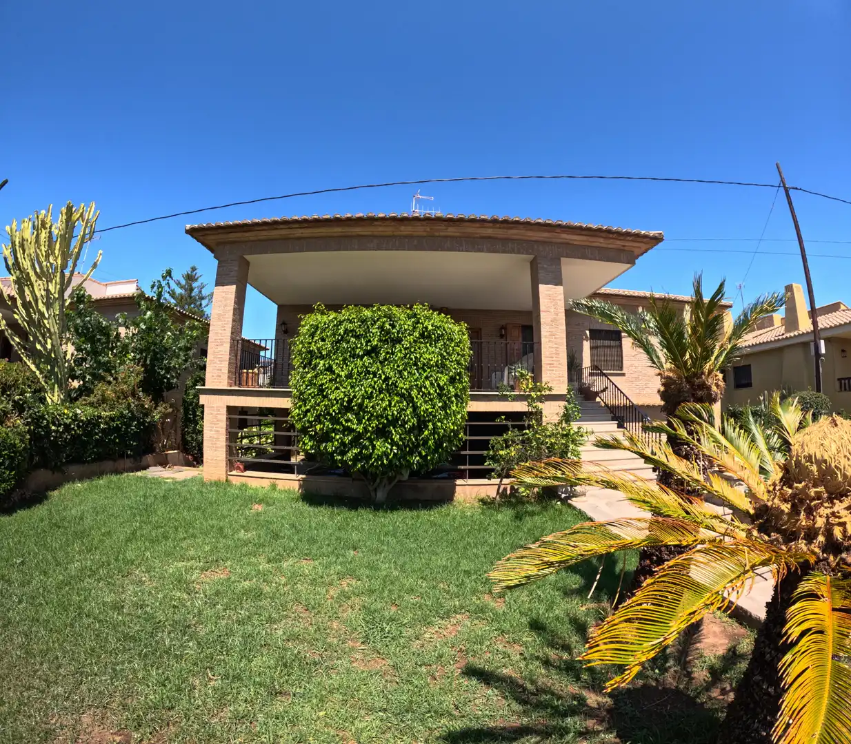 Außenansicht von Haus oder Chalet zum Verkauf in Burriana / Borriana mit Heizung, Privatgarten und Terrasse