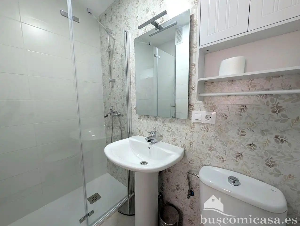 Bathroom of Flat for rent in Linares  with Air Conditioner, Furnished and Balcony