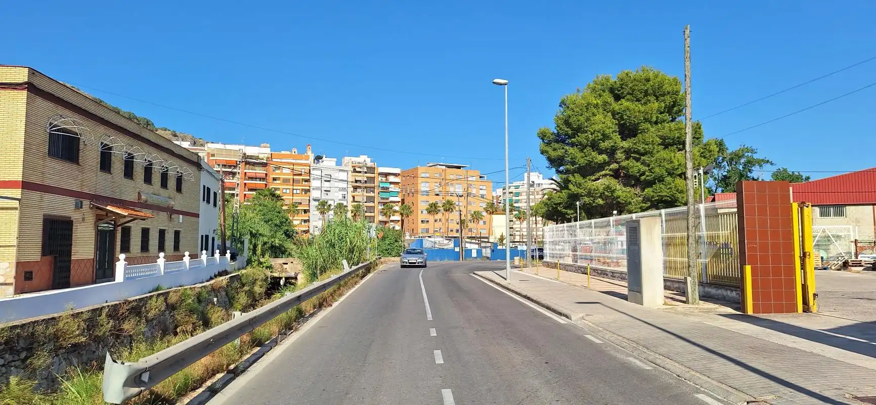 Vista exterior de Local en venda en Cullera amb Aire condicionat, Calefacció i Terrassa