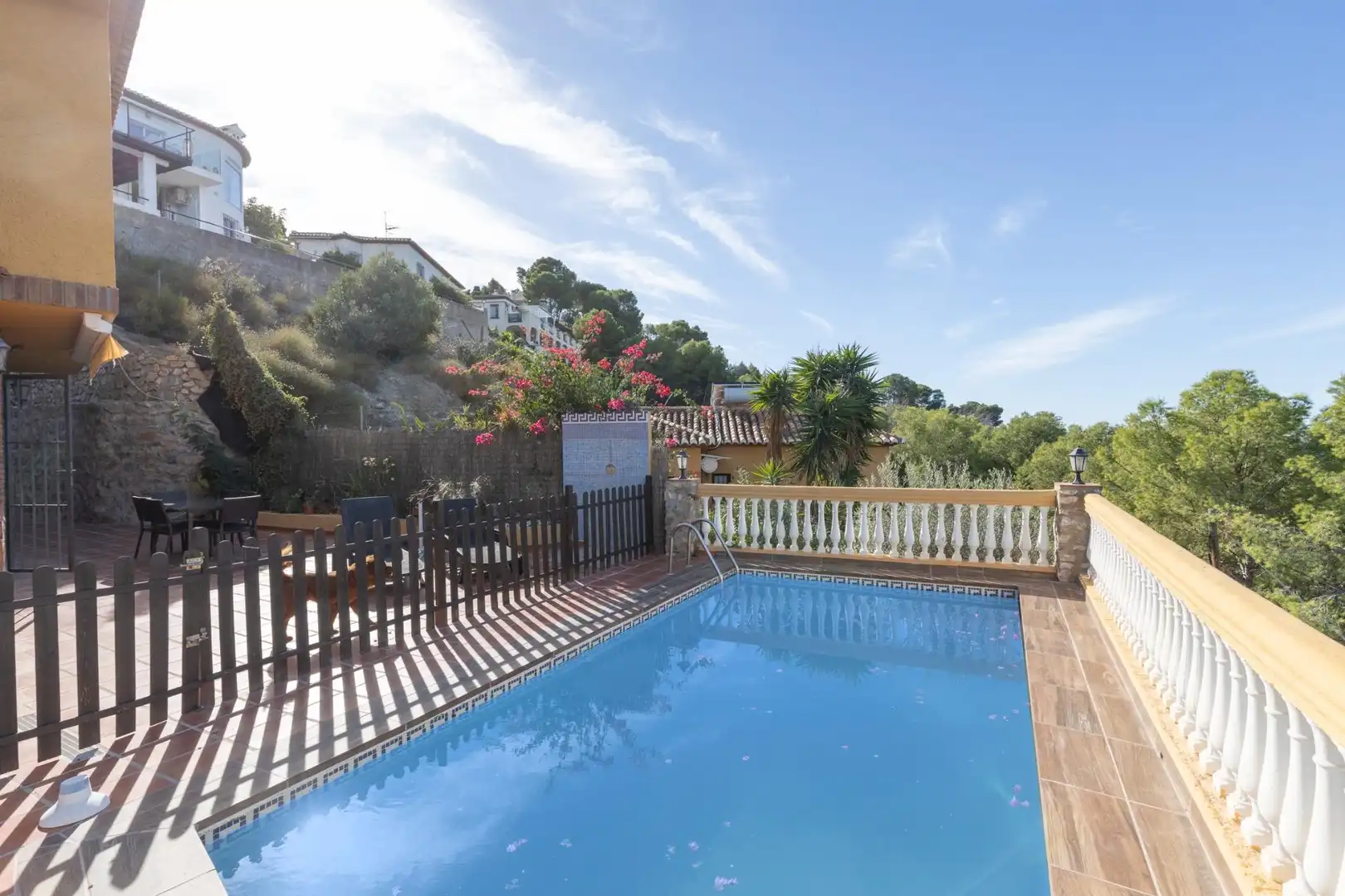 Piscina de Casa o chalet en venta en Madrid con Aire acondicionado, Calefacción y Jardín privado