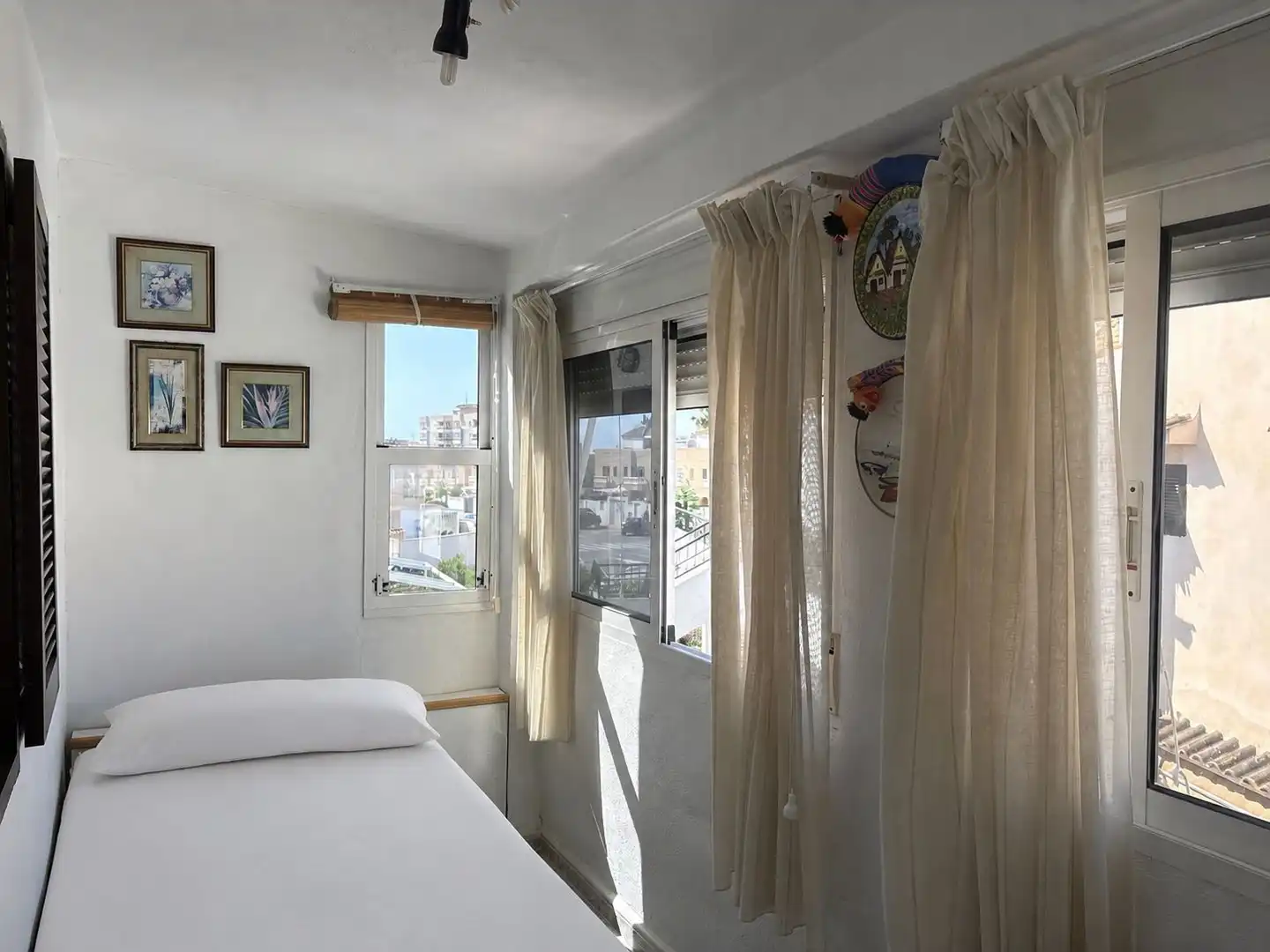 Schlafzimmer von Wohnungen zum Verkauf in Torrevieja mit Klimaanlage, Terrasse und Gemeinschaftspool