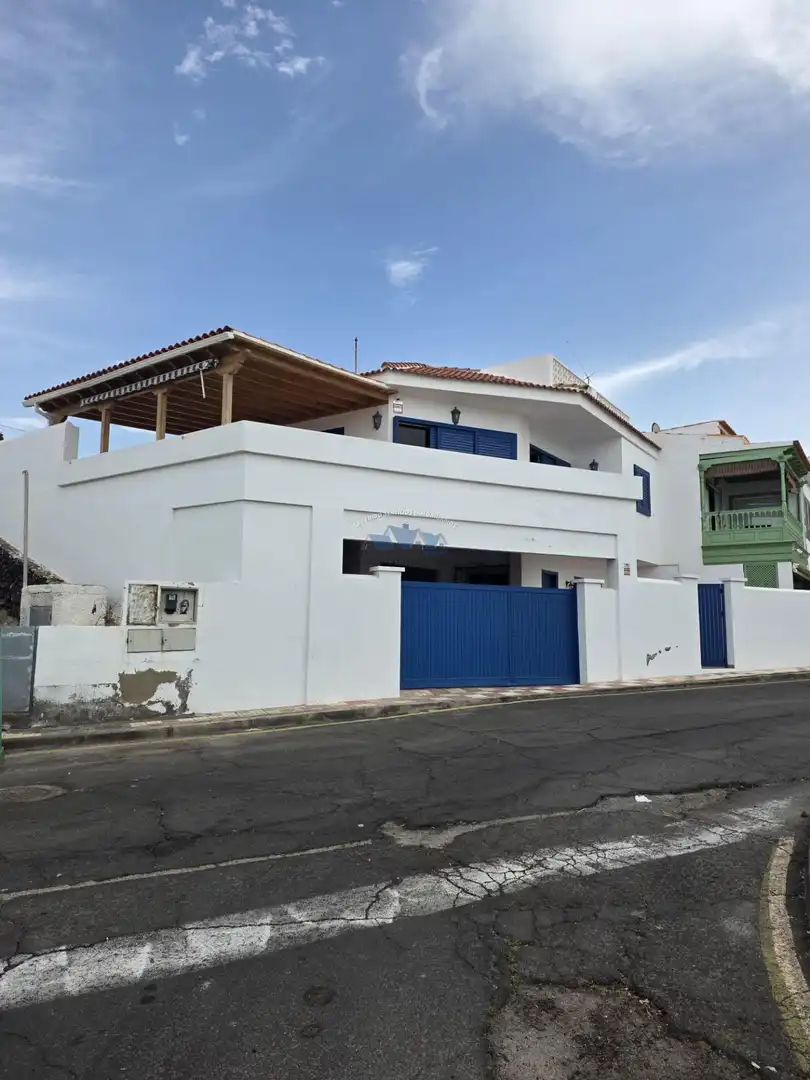 Vista exterior de Casa o xalet en venda en Puerto de Santiago