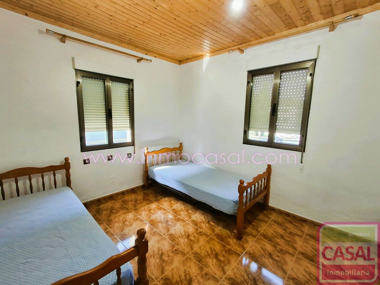 Habitación de Piso en venta en Avilés con Calefacción, Trastero y Amueblado