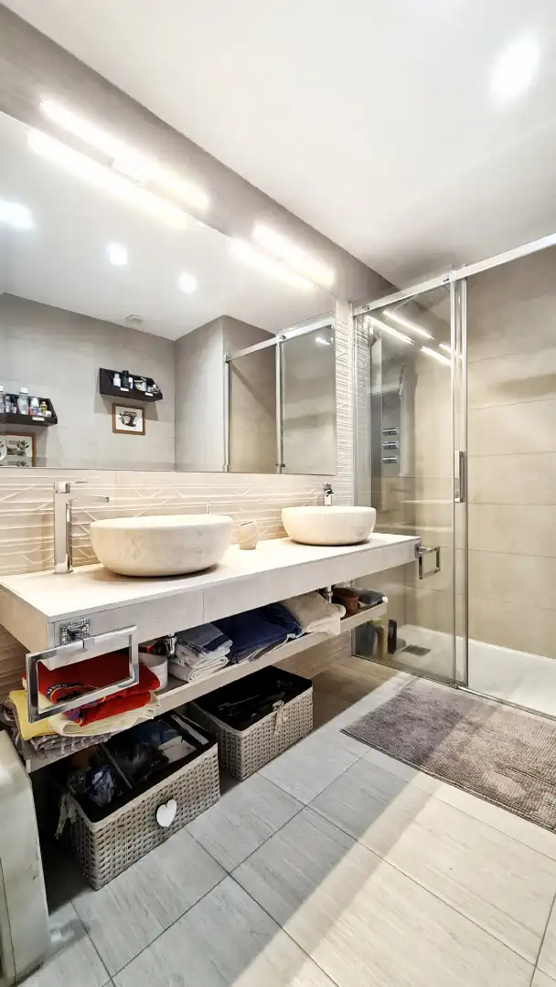 Detached homes for rent in Calle de la Navallera, Centro Comercial - Hospital