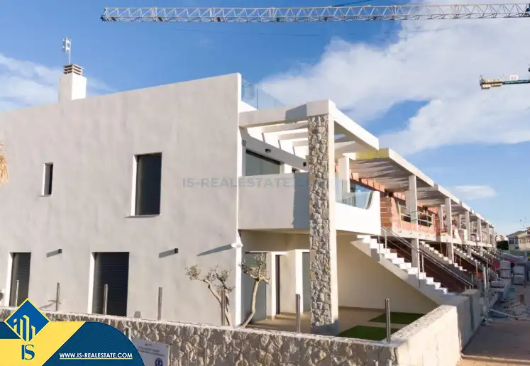 Vista exterior de Casa o xalet en venda en Pilar de la Horadada amb Terrassa i Piscina comunitària