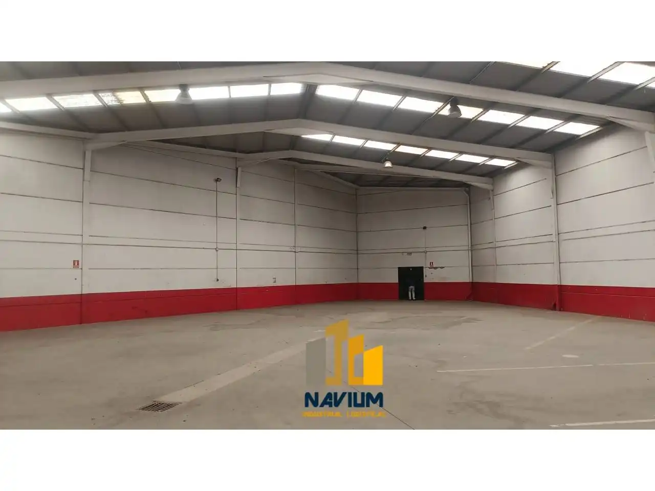 Industrial building to rent in Valmojado