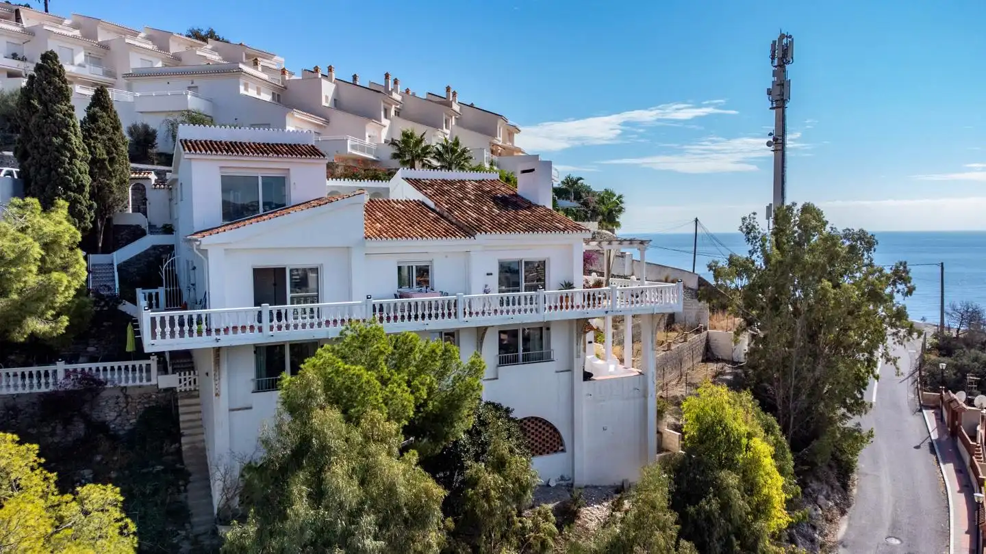 Vista exterior de Casa o chalet en venta en Almuñécar con Aire acondicionado, Terraza y Trastero