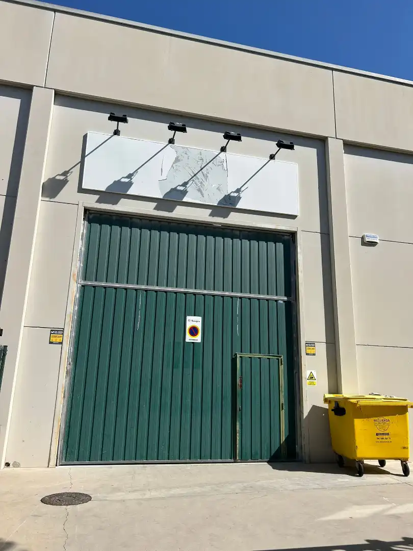 Vista exterior de Nave industrial en venta en Tarragona con Calefacción