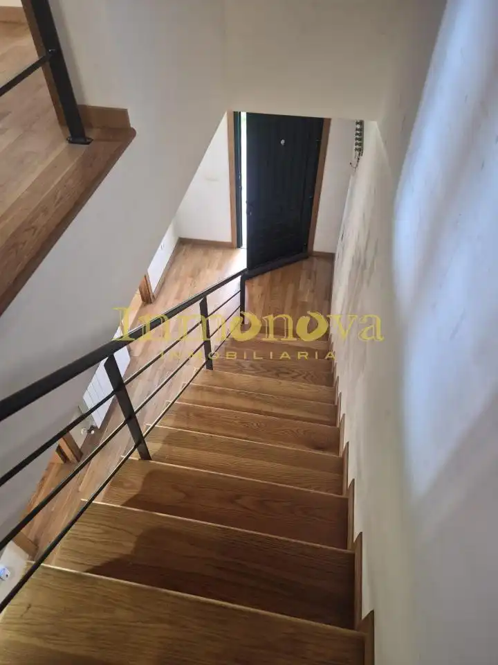 Casa adosada en venda en A Merca   amb Calefacció, Jardí privat i Terrassa