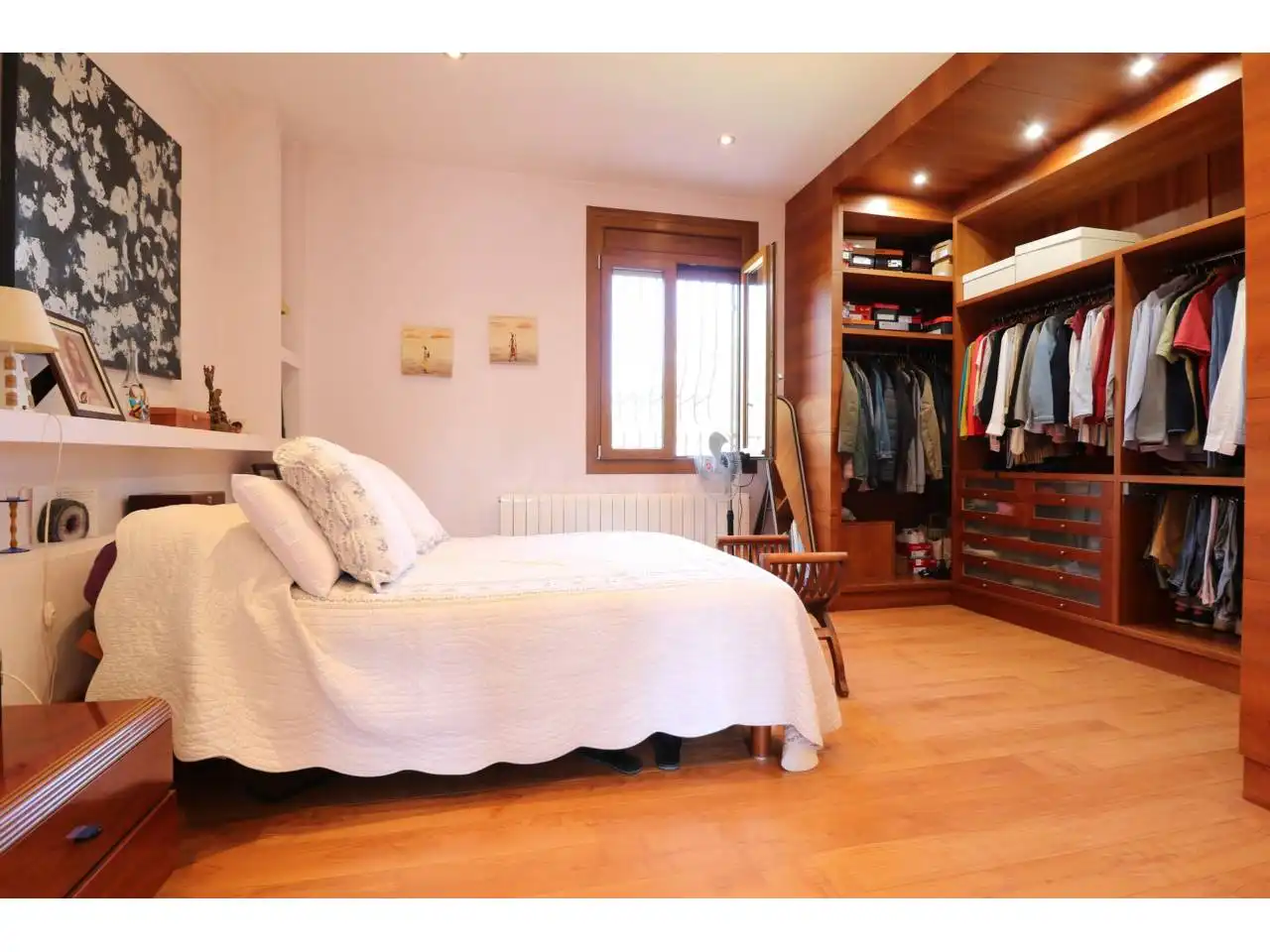 Dormitori de Casa o xalet en venda en Cerdanyola del Vallès