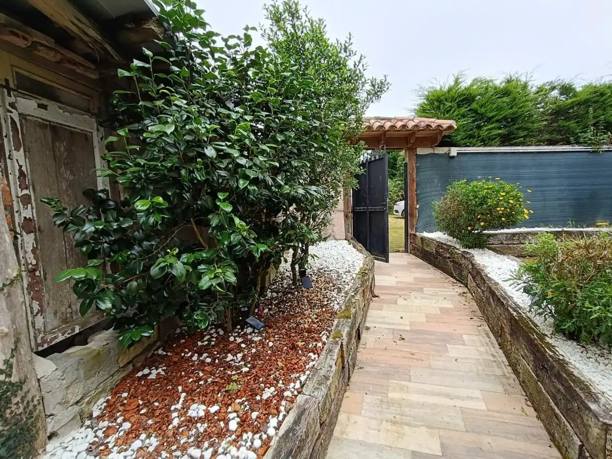 Jardí de Casa adosada en venda en Llanes amb Calefacció, Jardí privat i Terrassa