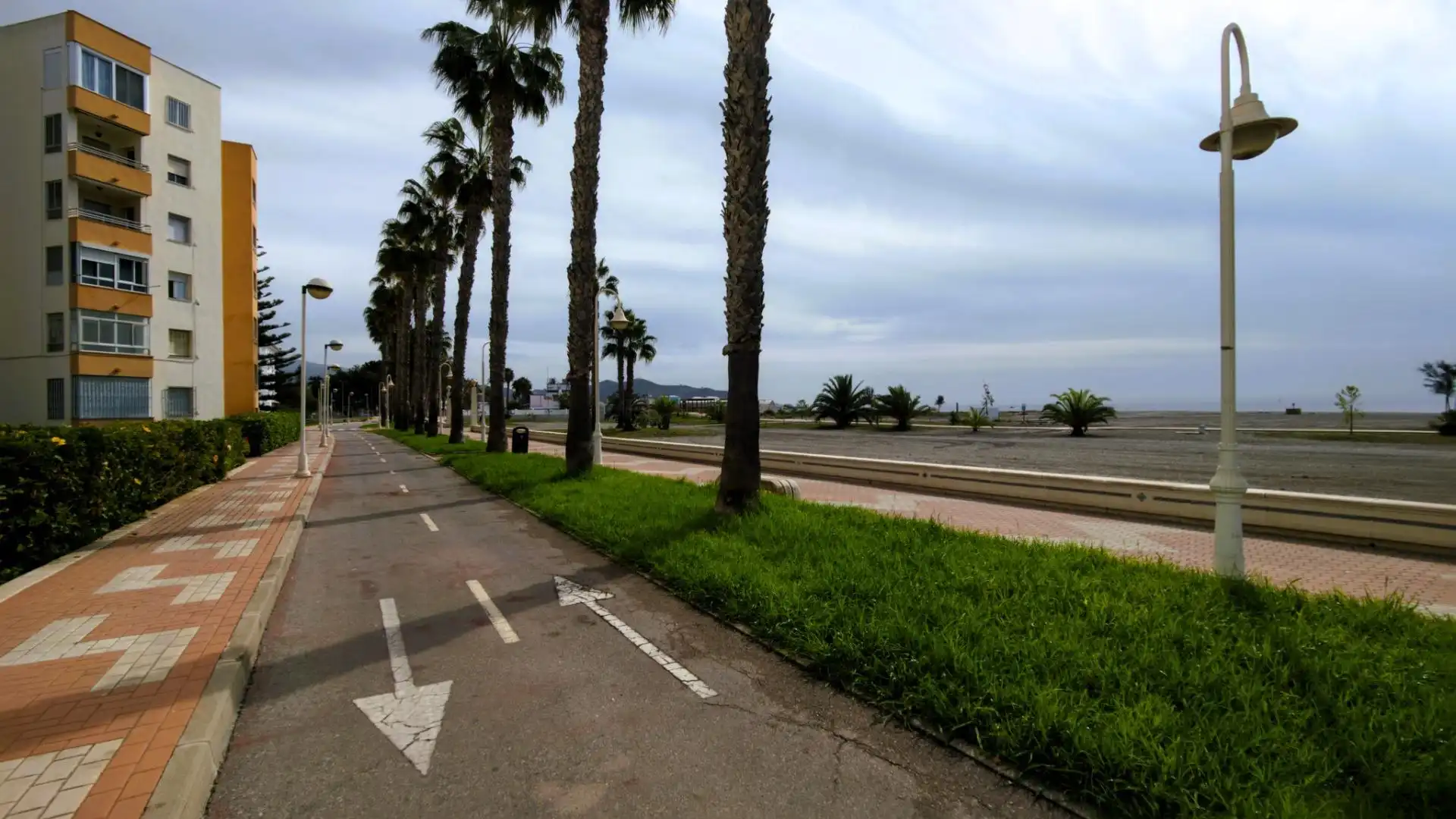 Vista exterior de Pis en venda en Motril amb Calefacció, Moblat i Balcó
