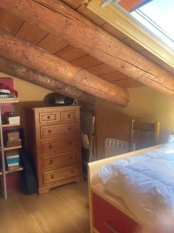 Dormitori de Casa o xalet en venda en El Pont de Suert amb Calefacció, Jardí privat i Parquet