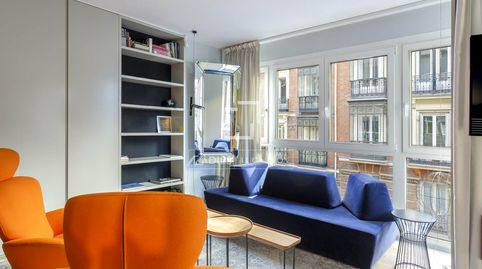 Piso exterior de 1 dormitorio en venta en Jerónimos, a pocos pasos del Retiro, Madrid