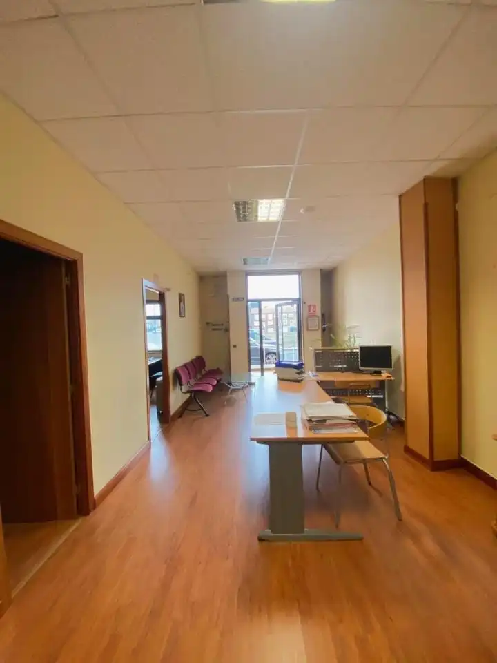 Oficina en venda a Calle Sagunto 6 Bajo 6 24010 Leon, San Andrés del Rabanedo pueblo
