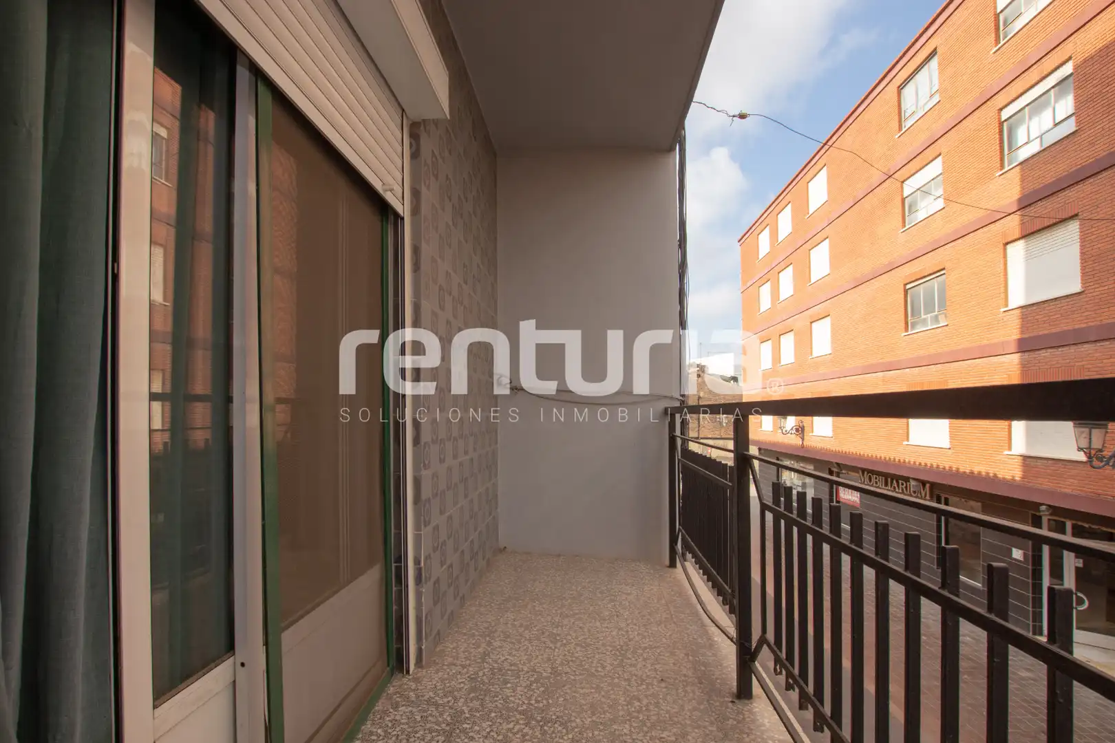Habitación de Piso en venta en Valencia con Terraza, Trastero y Horno