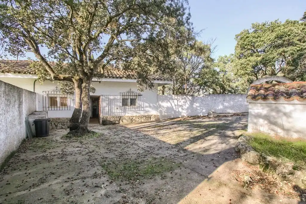 Vista exterior de Casa o chalet en venta en Colmenar del Arroyo